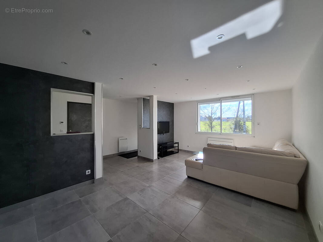 Maison à SAINT-ETIENNE-DE-MER-MORTE