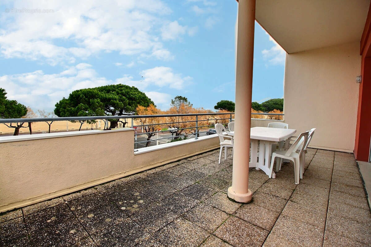 Premiere ligne centre ville appartement t4 accès direct à la plage - photo 3