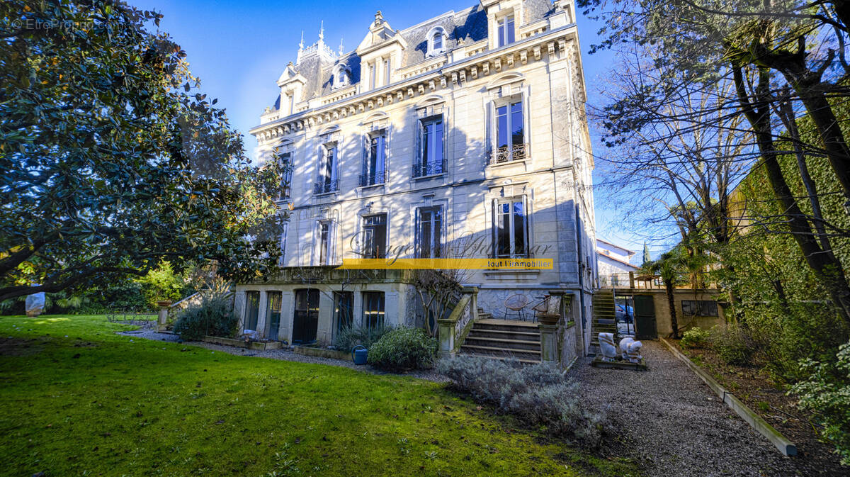 Maison à MONTELIMAR