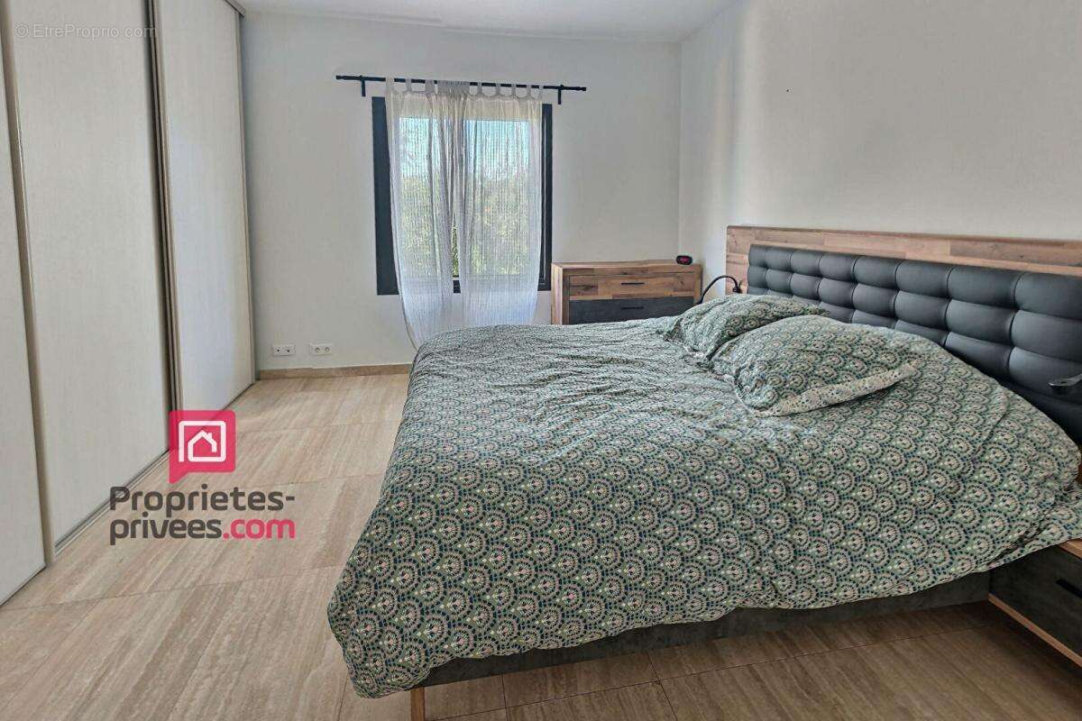 Maison à ROQUEBRUNE-SUR-ARGENS