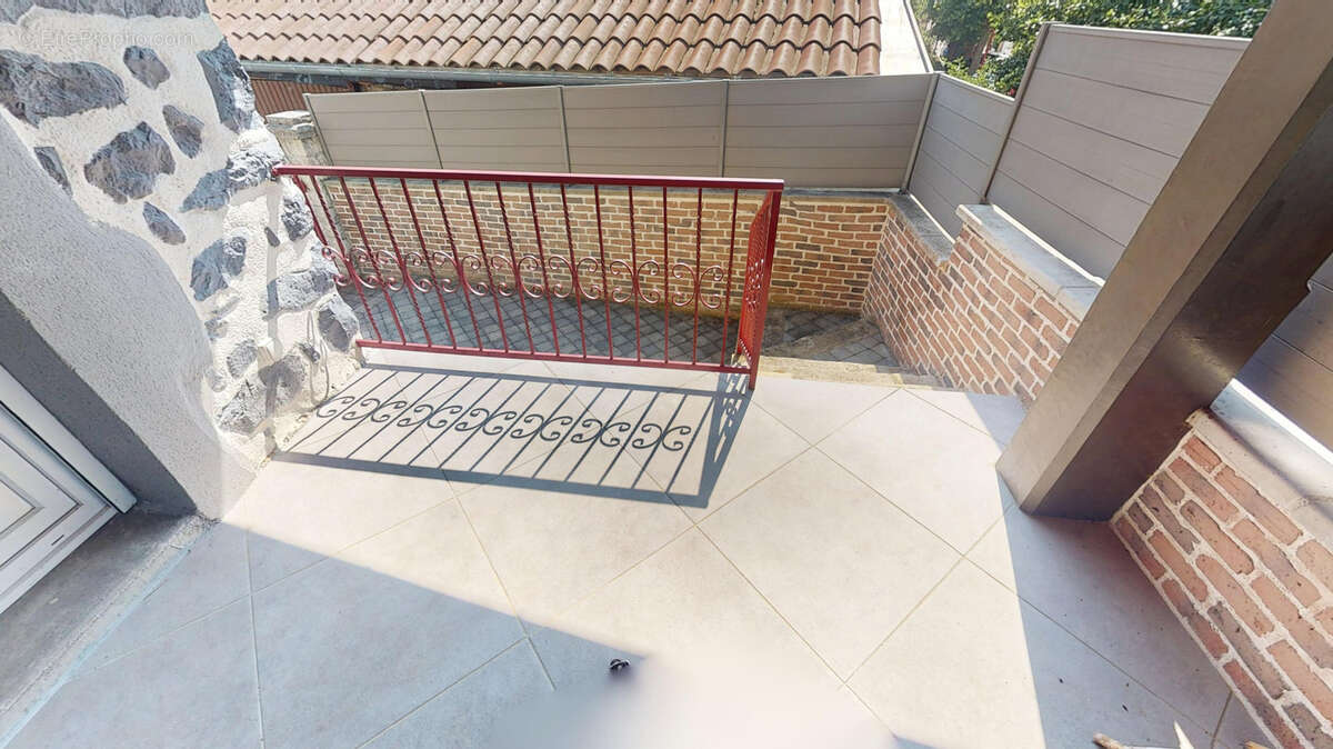 EN EXCLUSIVITE ! le prix d'un grand appartement! Maison de bourg de caractère rénovée, avec garage et terrasse - photo 23