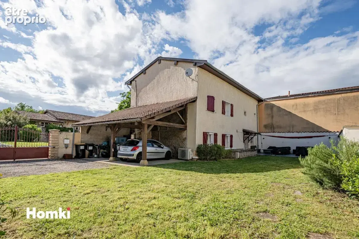 Magnifique maison de village t7 de 176m2 avec cour, carport et garage – 01150 blyes - photo 2