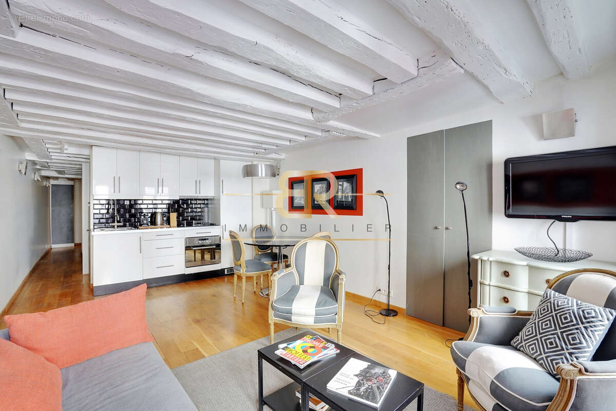 Appartement à PARIS-1E