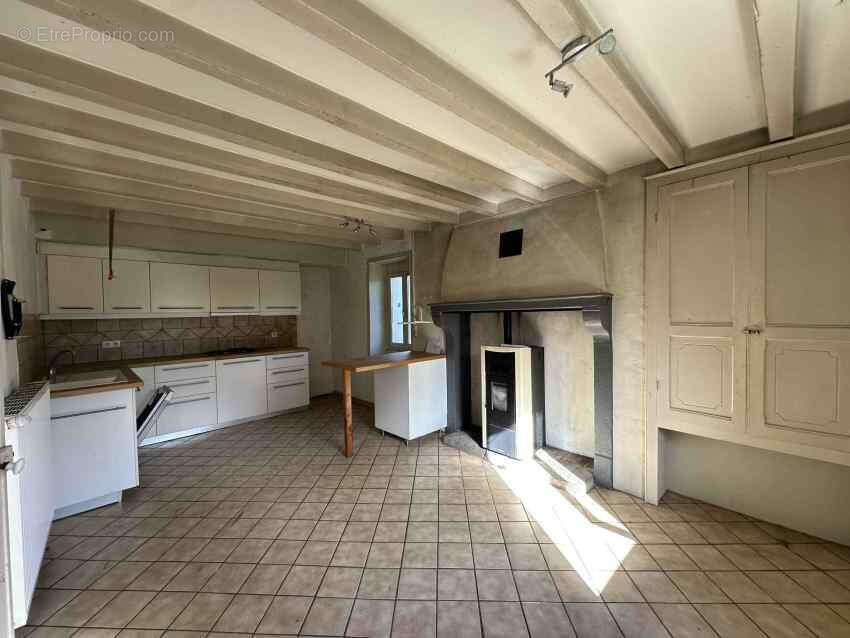 Maison à SAINT-GERVAIS-D&#039;AUVERGNE