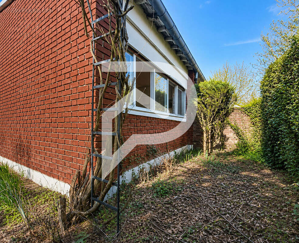A VENDRE Maison de plain-pied 5 pièces 3 chambres  82 m² Verneuil-sur-Seine Centre - photo 9