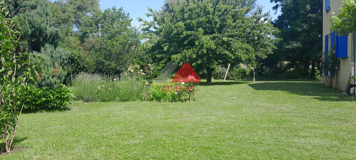 Maison à LARAGNE-MONTEGLIN