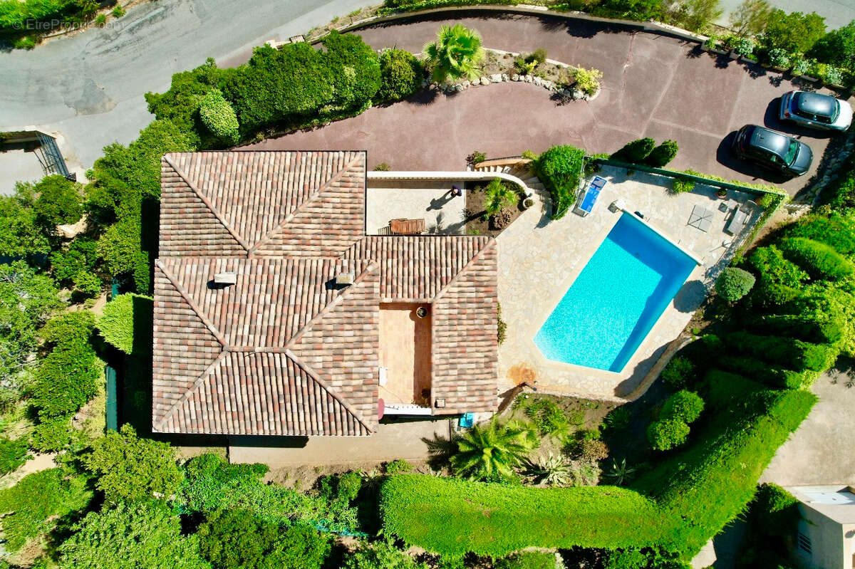 Maison à LES ISSAMBRES