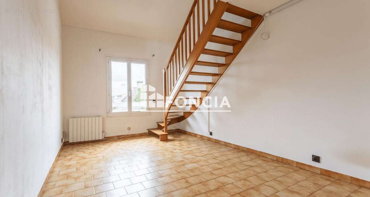 Appartement à CHILLY-MAZARIN