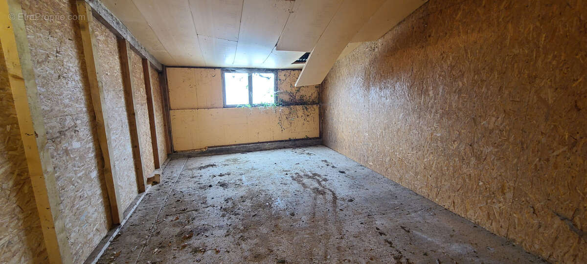 Site d'activité   ateliers, bureaux, stationnement et stockage - photo 4