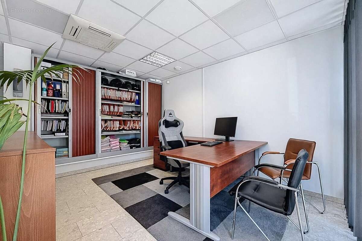 Commerce à MARSEILLE-4E