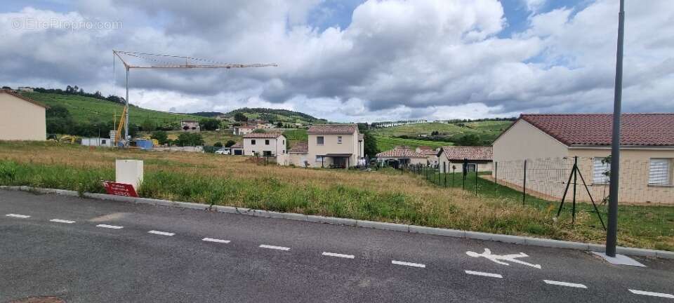 Terrain 540 m² à Fleurie  - photo 5