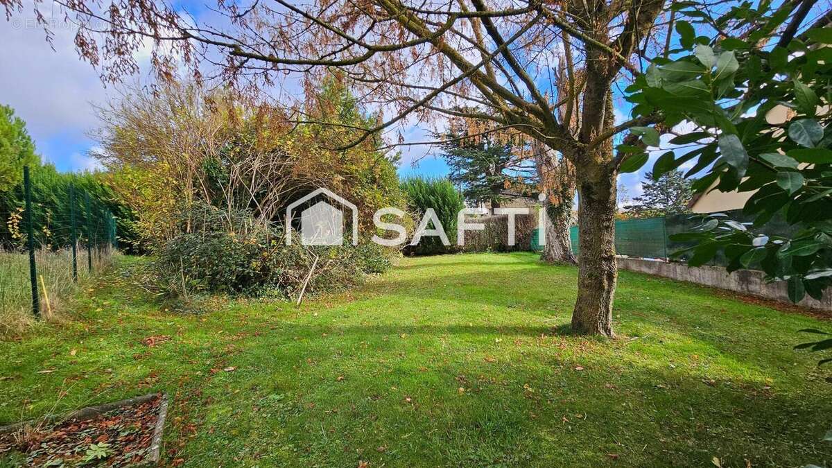 Photo 2 - Terrain à BAZAINVILLE