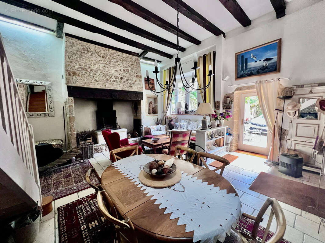 Maison de caractere (ancien presbytere) - photo 4