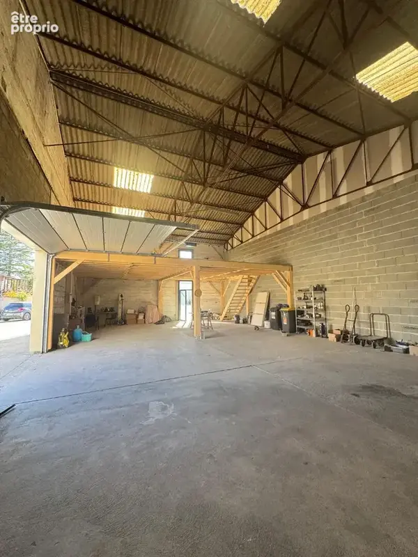 À VENDRE   Local d'activité de 220 m2 Zone industrielle très recherchée ? Proche Gaston Birgé - photo 2