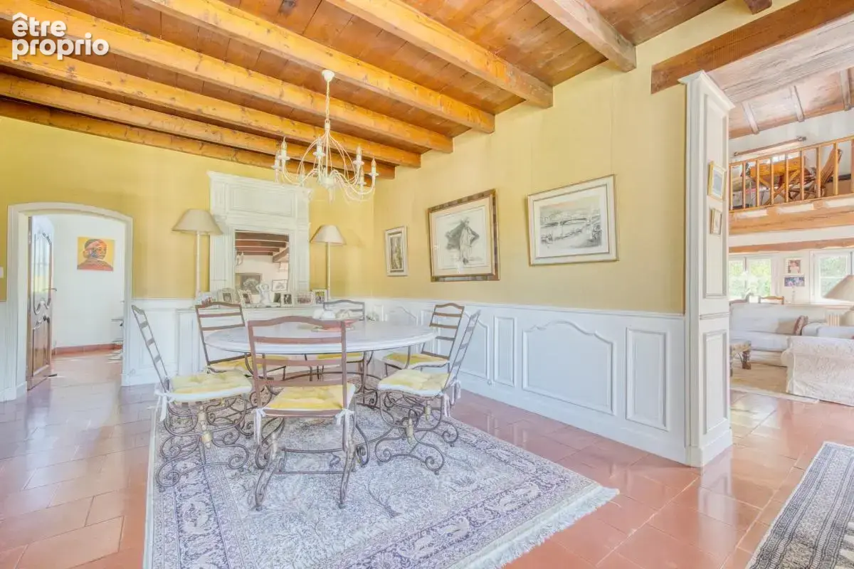 Maison de 10 pièces de 270 m² à Saint-Laurent-de-Cognac - photo 8