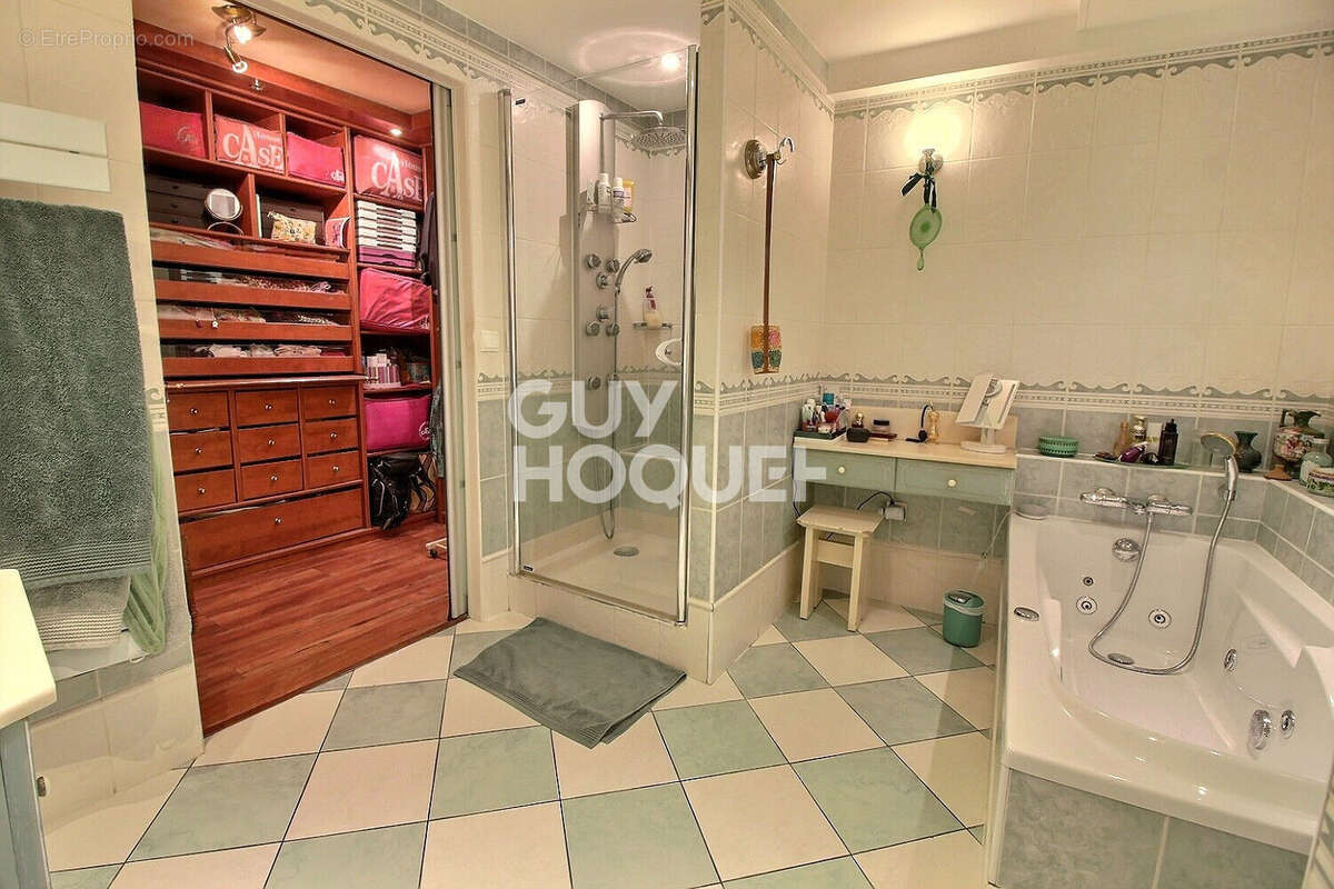 Maison à PUTEAUX