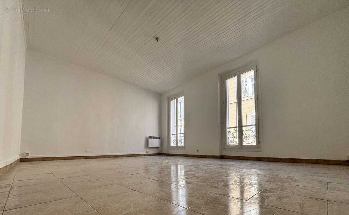 Appartement à MARSEILLE-6E