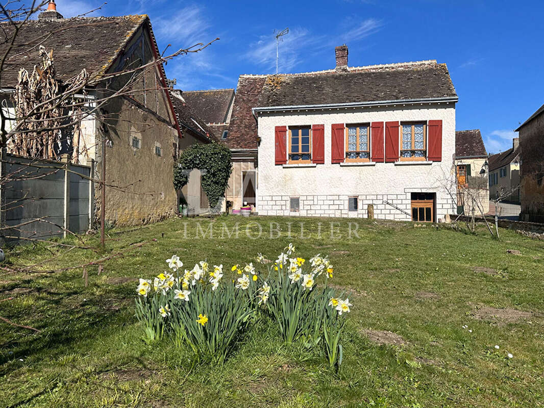 Maison à BELLOU-LE-TRICHARD