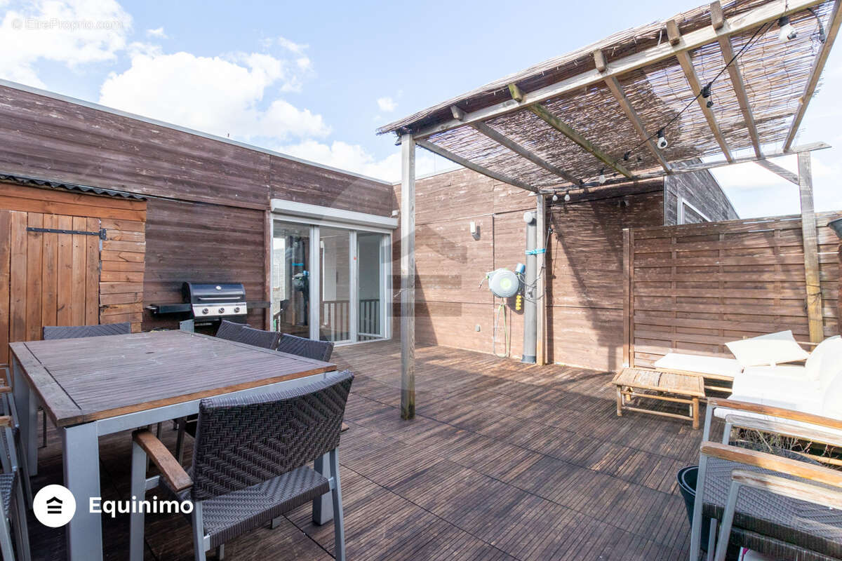 Appartement à LES LILAS