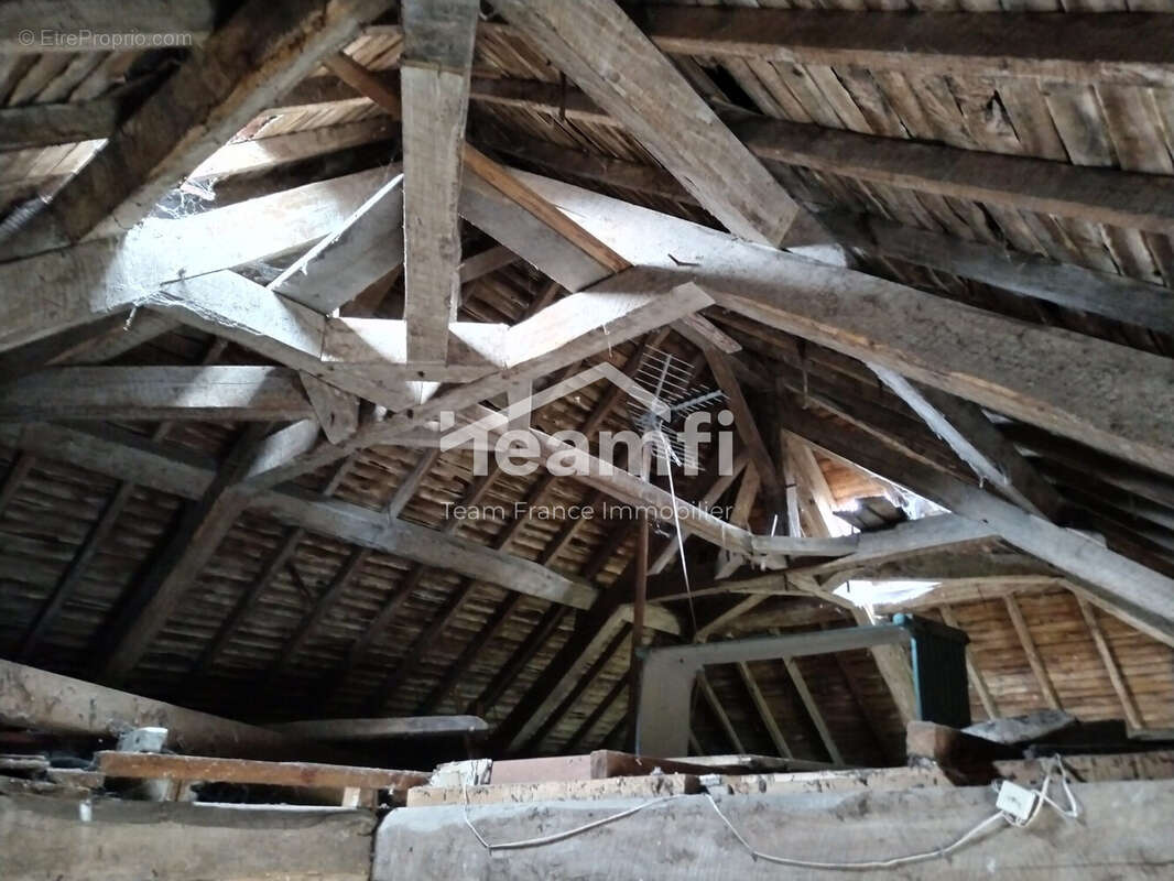 Maison à AIGUEPERSE