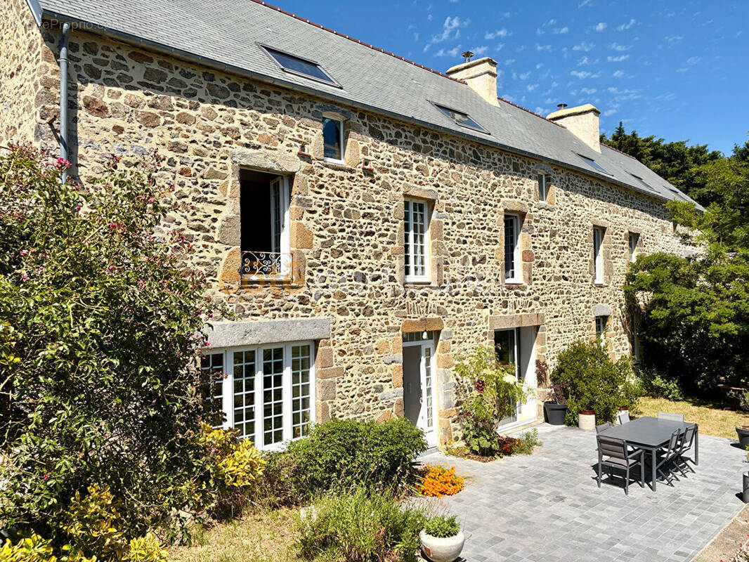 Maison à TOURVILLE-SUR-SIENNE