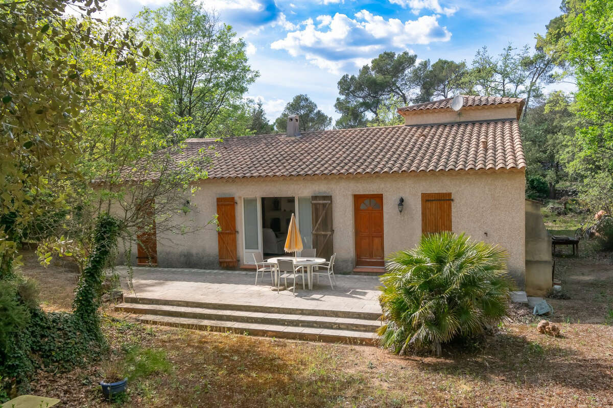 Maison de charme en Provence   172 m2 avec jardin de 2500 m2 - photo 3