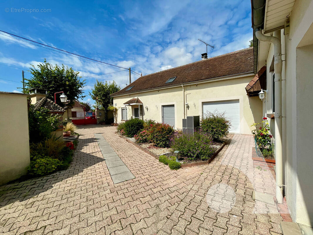 Maison à CLEREY