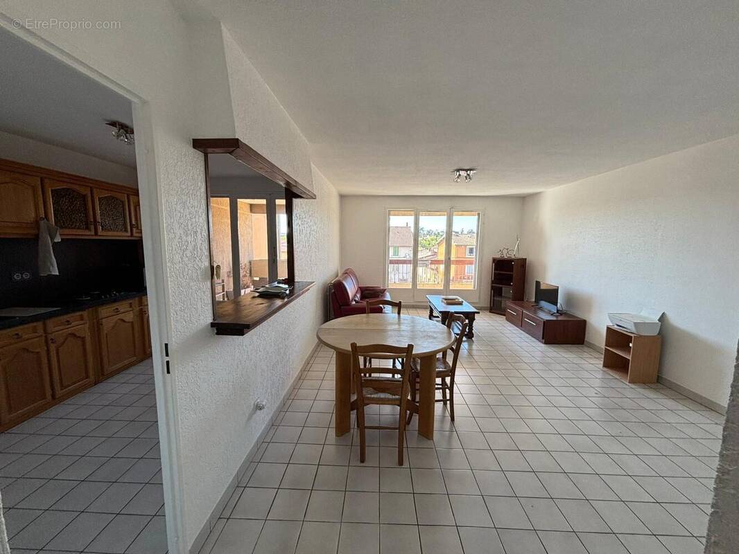 Appartement à BOURG-DE-PEAGE