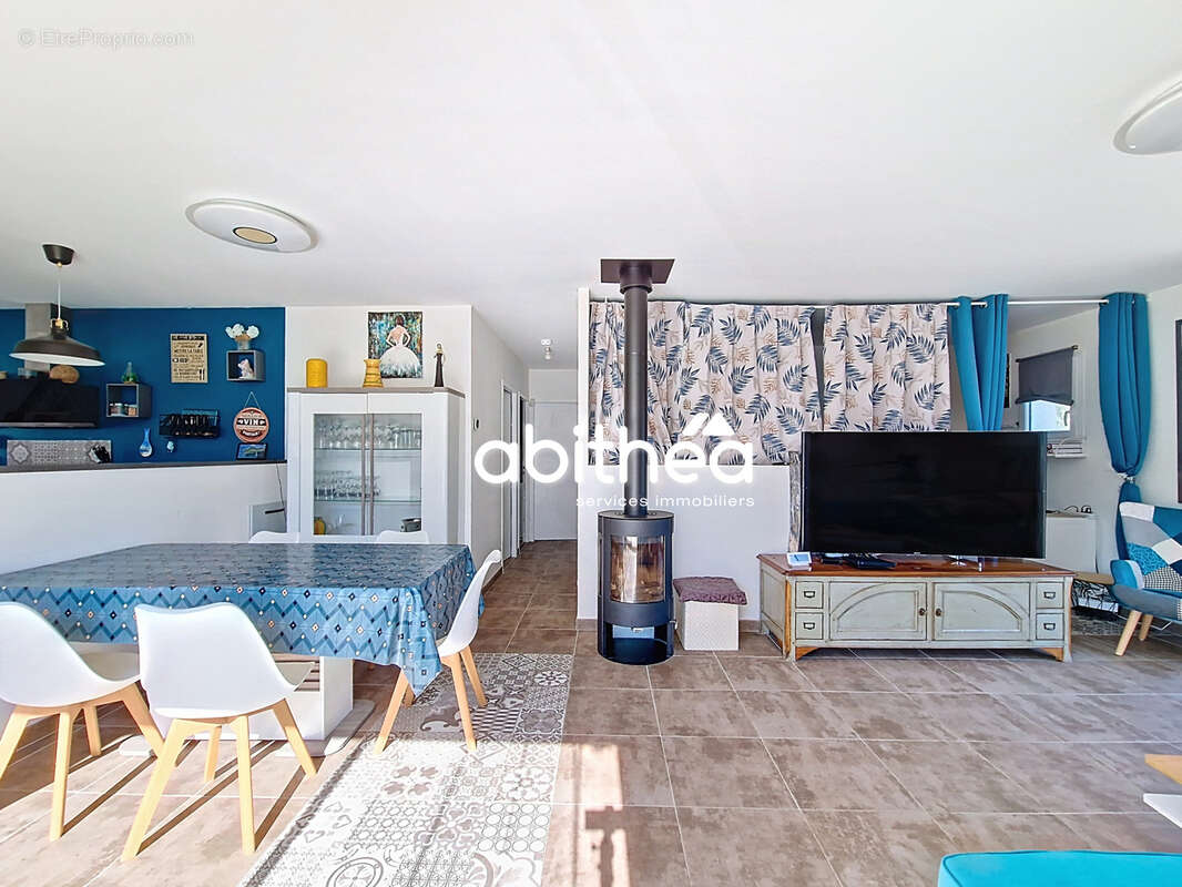 Maison à MORTAGNE-SUR-GIRONDE