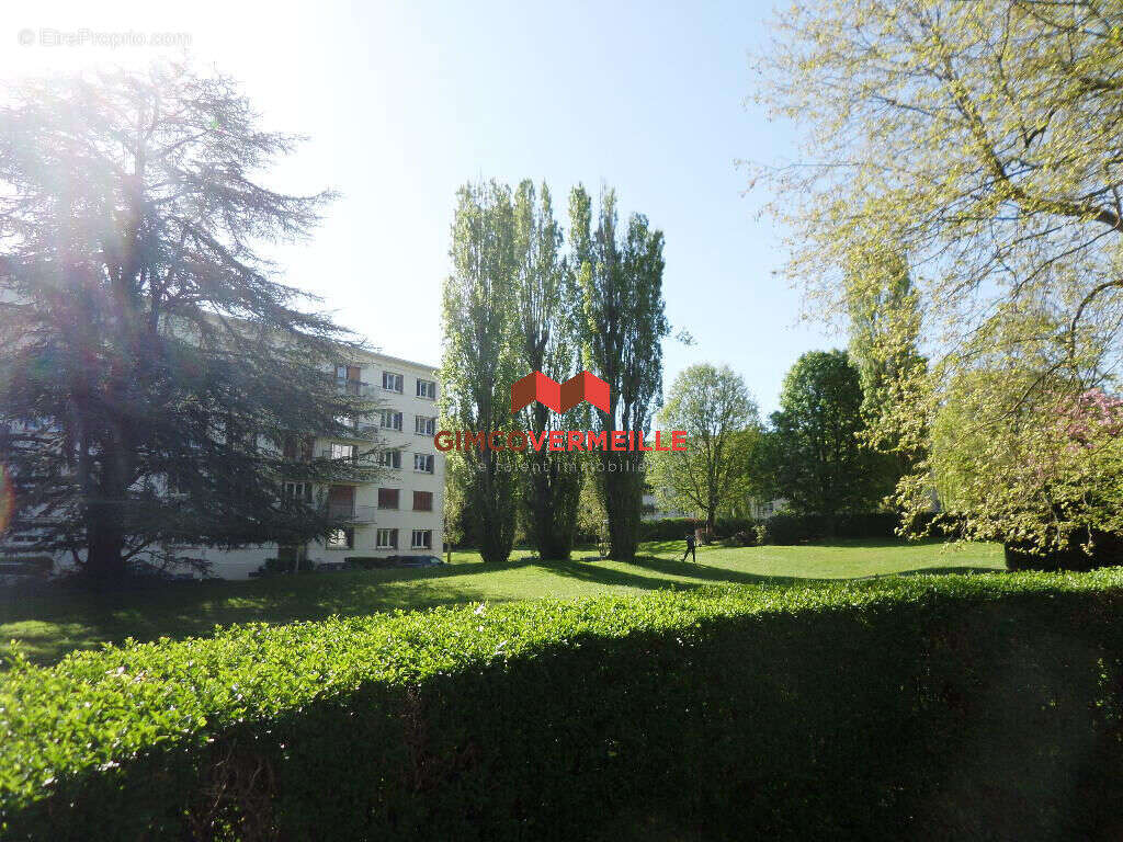 Appartement à LA CELLE-SAINT-CLOUD