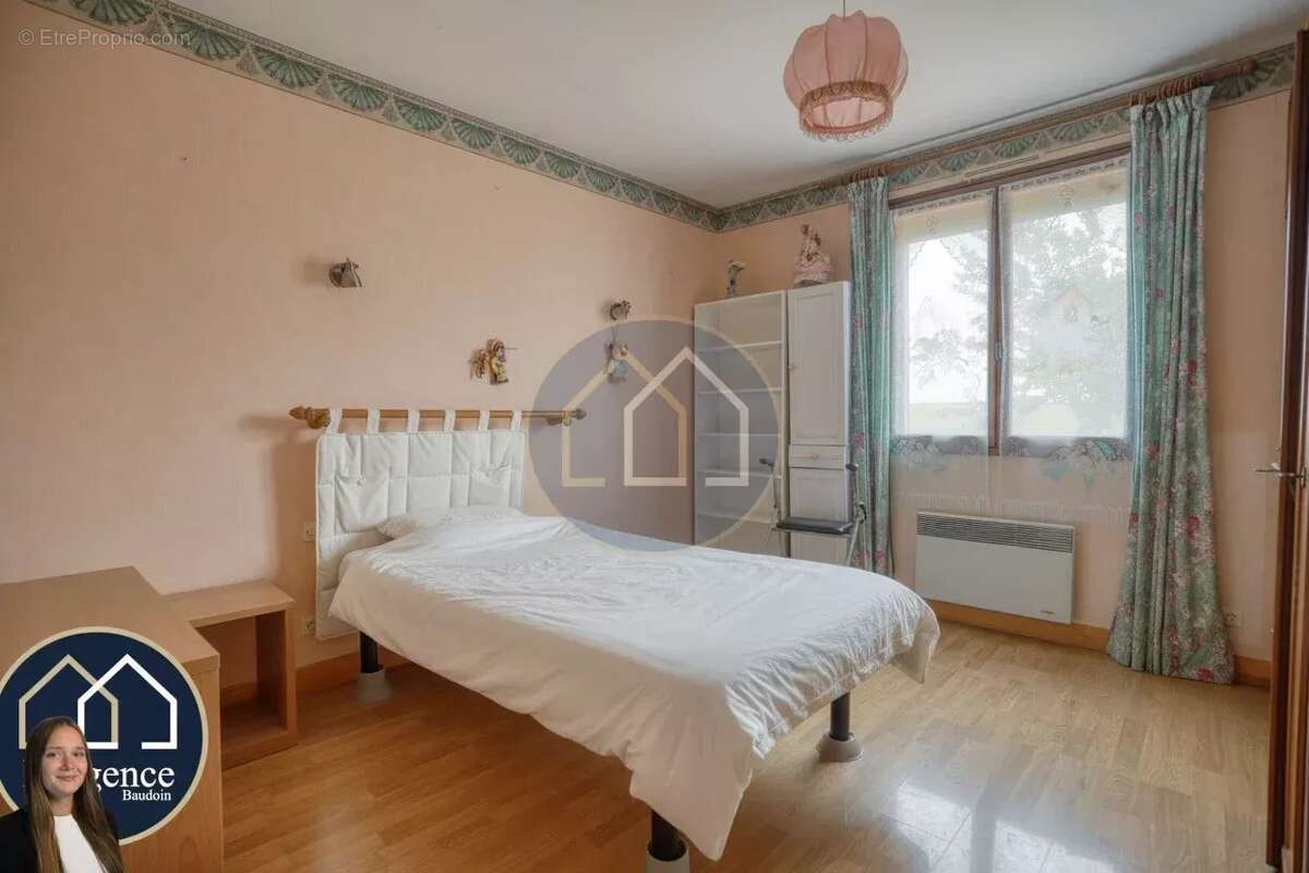 Maison à TREMBLAY-LES-VILLAGES