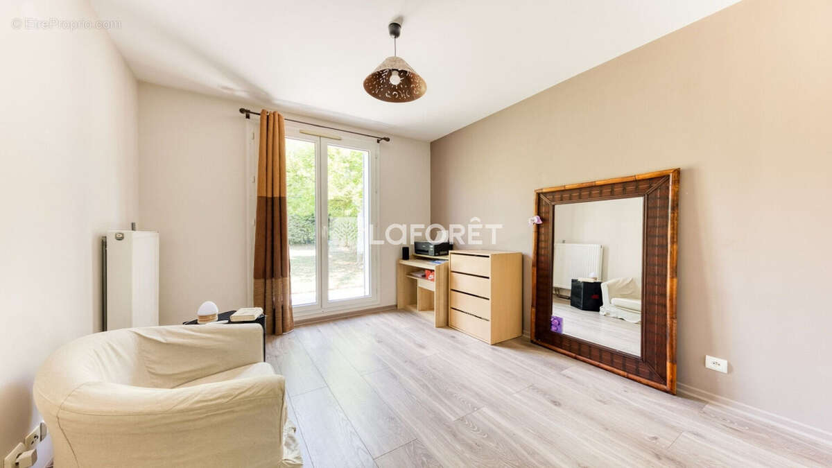 Maison à vendre à Roissy En Brie 8 pièce(s) 137 m2 - photo 8
