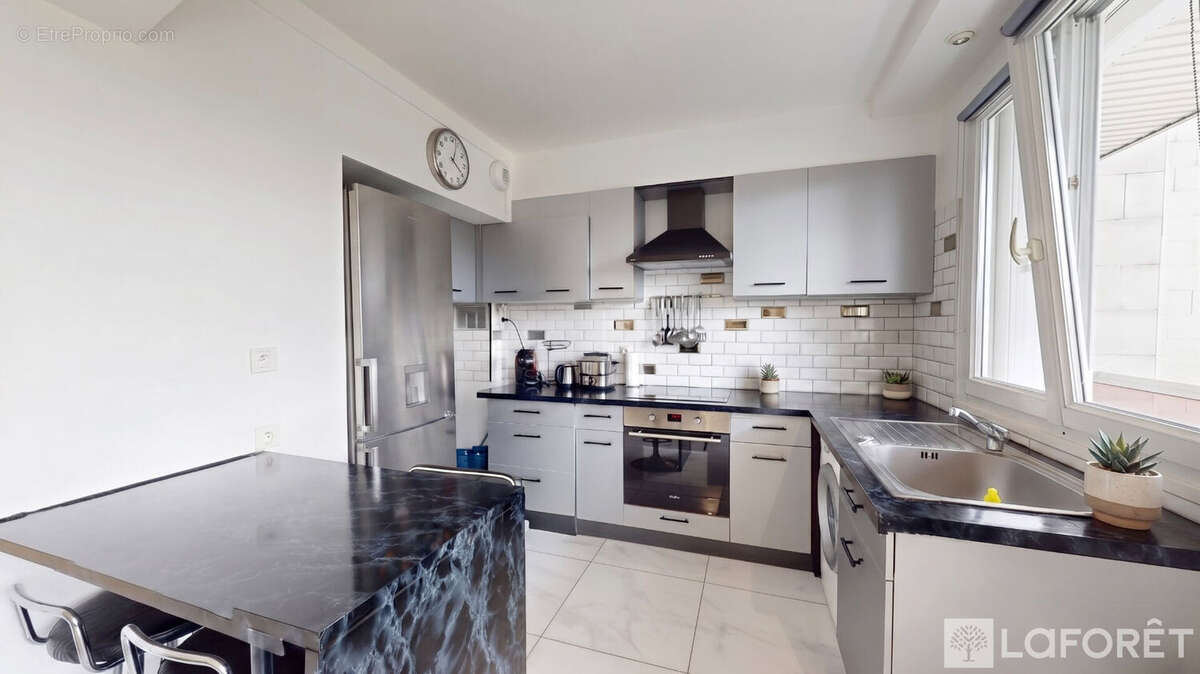 A vendre, Appartement, Reims Secteur Neufchâtel , type 3, place de parking, cave - photo 2