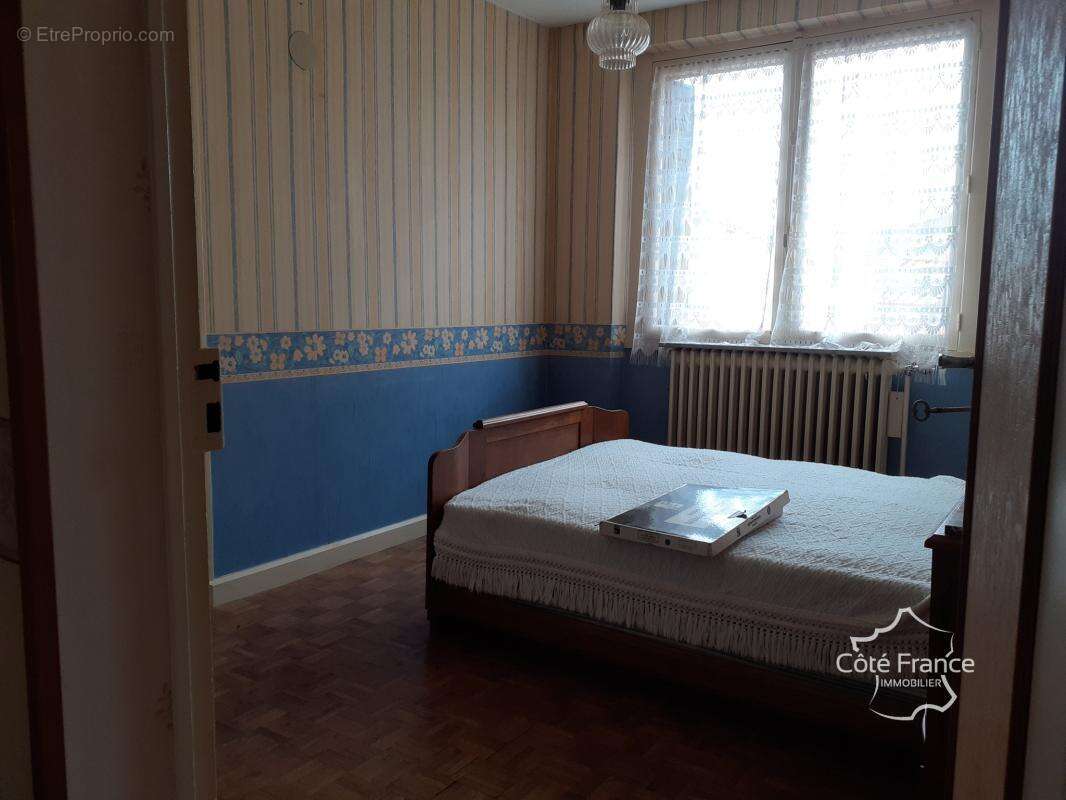 Maison 4 pièces avec dépendances dans village calme - photo 8