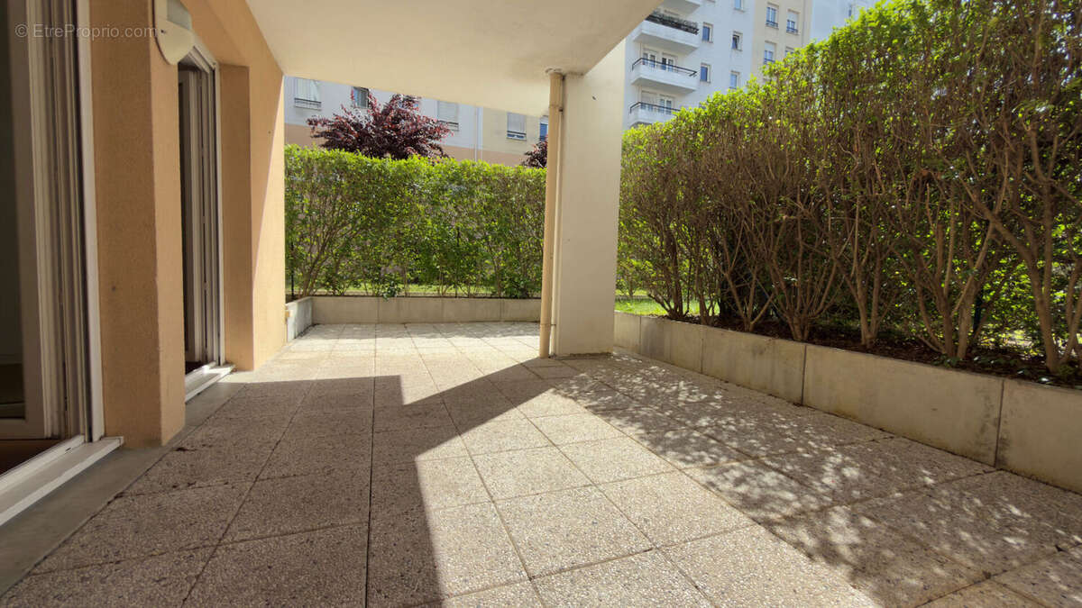 Appartement à MONTROUGE