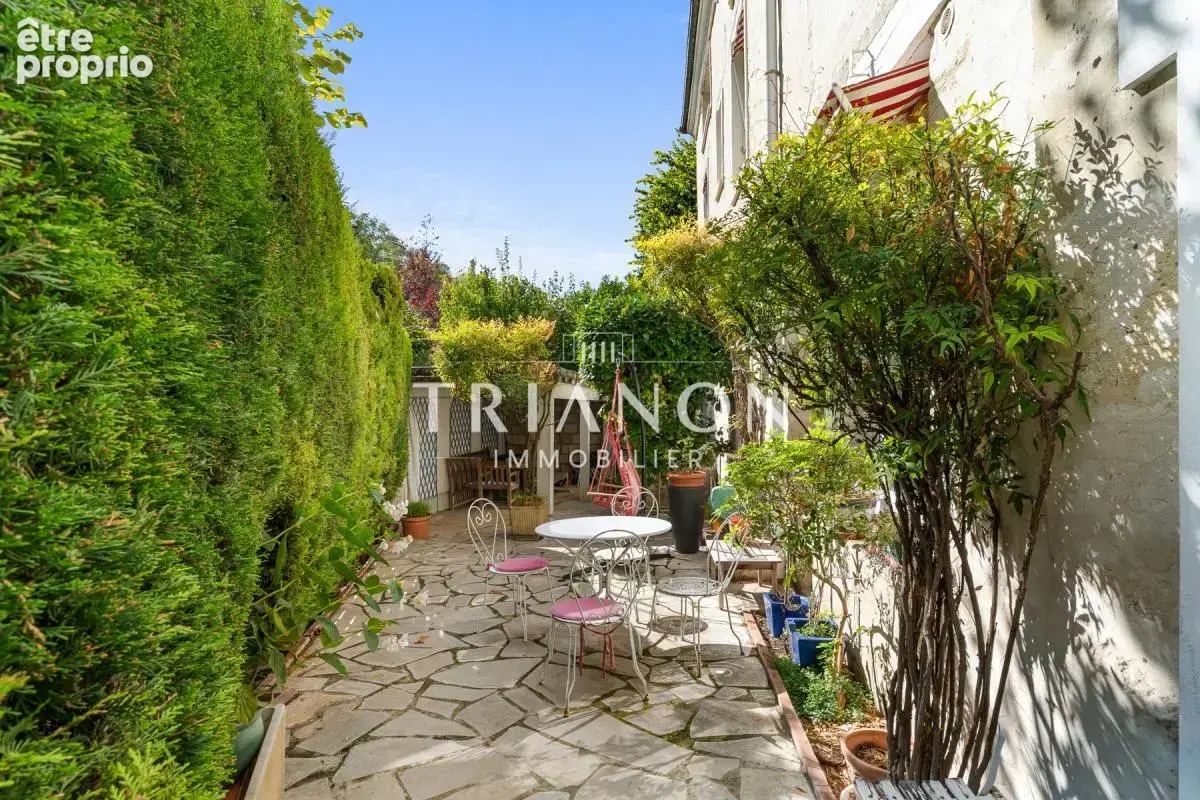 Photo Maison à Le Mesnil-Le-Roi au prix de 799 000€