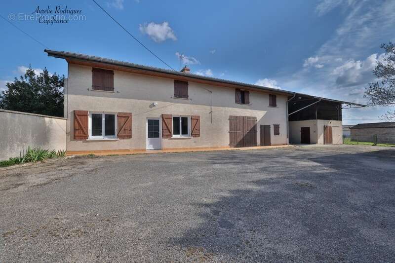 Maison à vendre 3 pièces BOZ (01) - photo 2