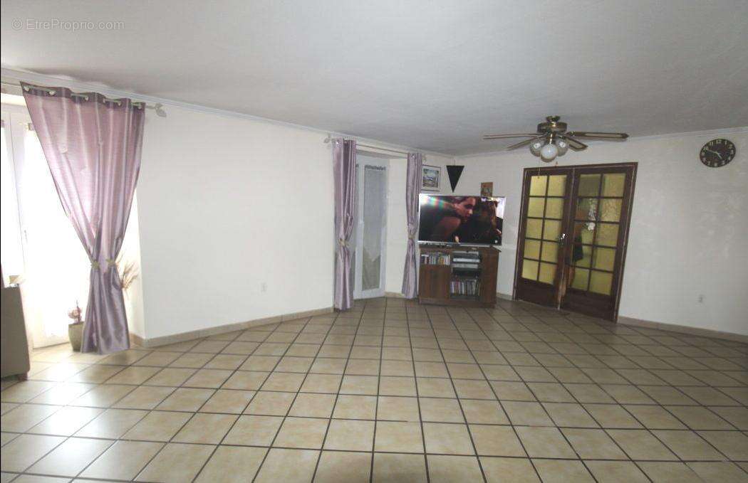 Maison 206 m² à Chize  - photo 3