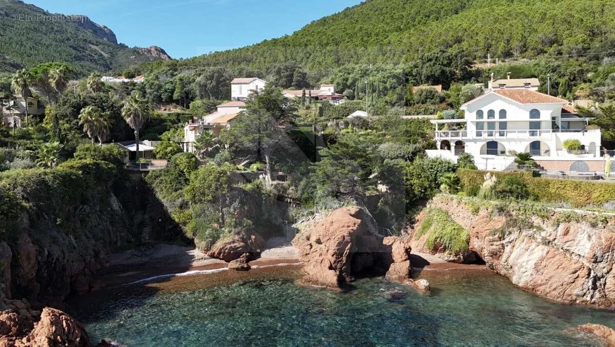 Maison à THEOULE-SUR-MER