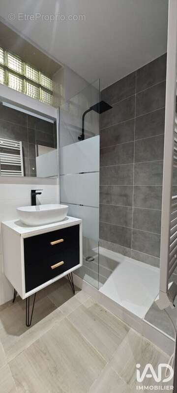 Appartement 33 m² à Nimes  - photo 4