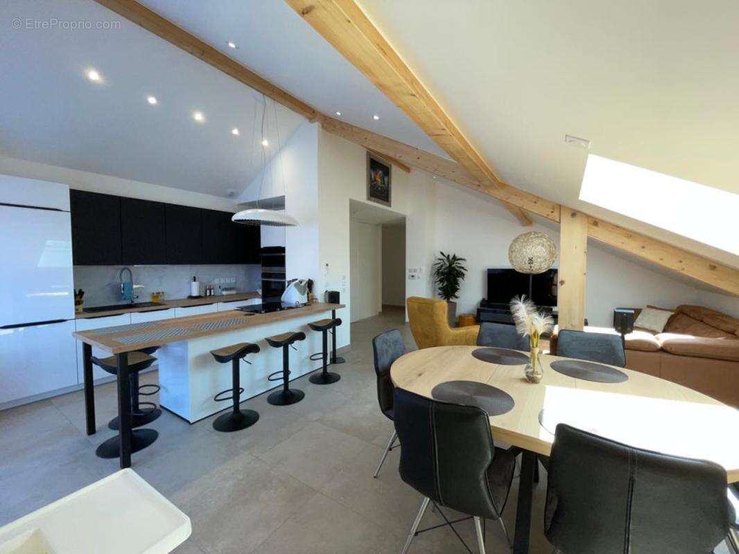 Appartement à DOUVAINE