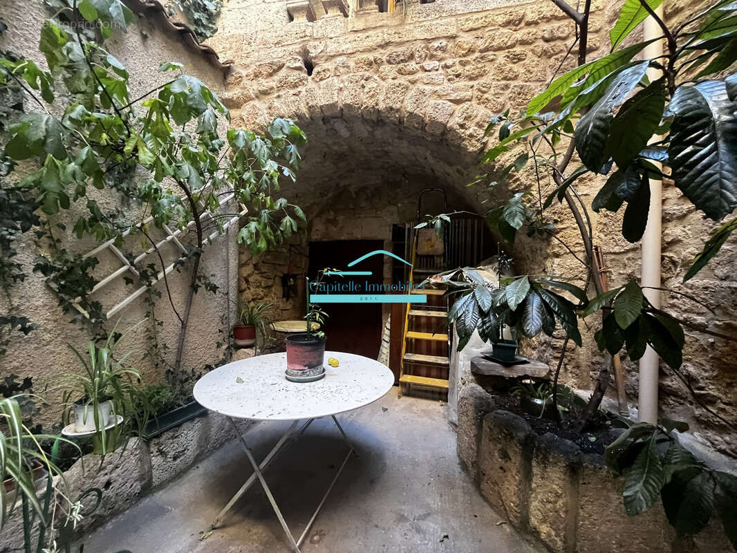 Poussan, Maison de caractère au coeur des remparts - photo 11