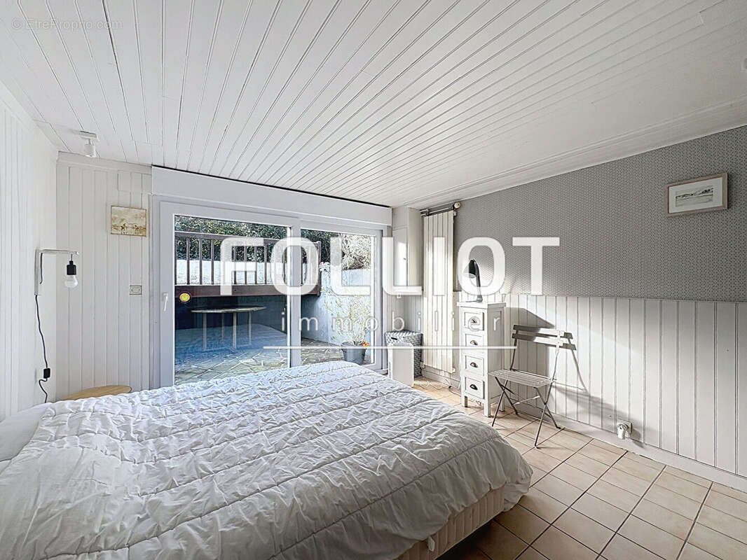 Maison à DONVILLE-LES-BAINS