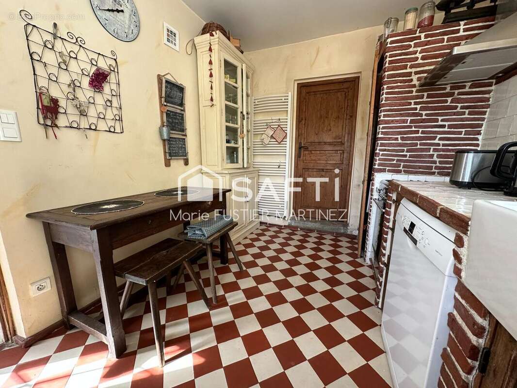 Photo 6
