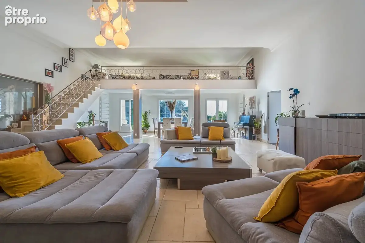 Magnifique propriété avec vue à 360° - Piscine - Jardin + 2 appartements annexes en option - photo 5