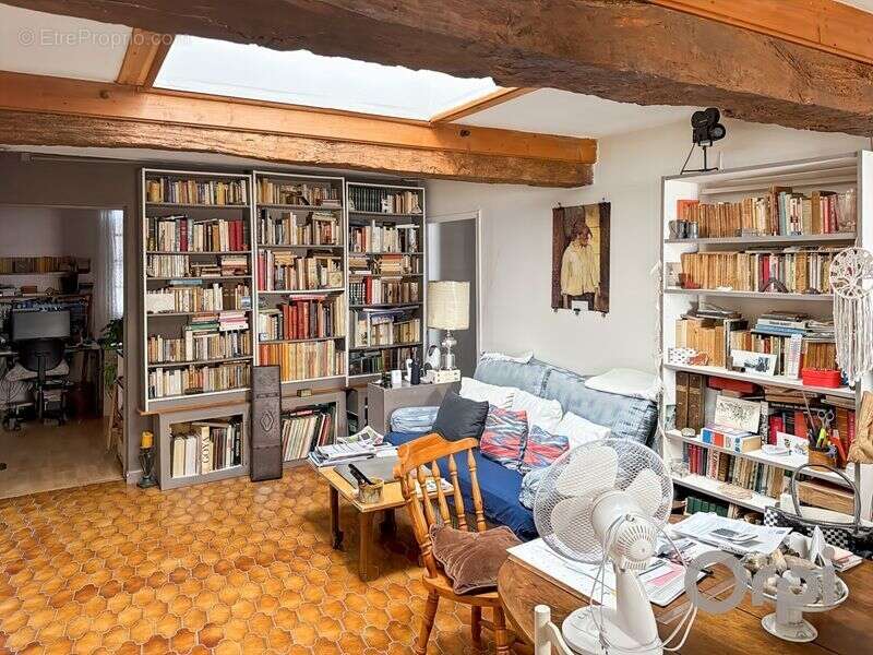 Au centre historique de MIRADOUX, maison de ville de 3 logements - photo 3