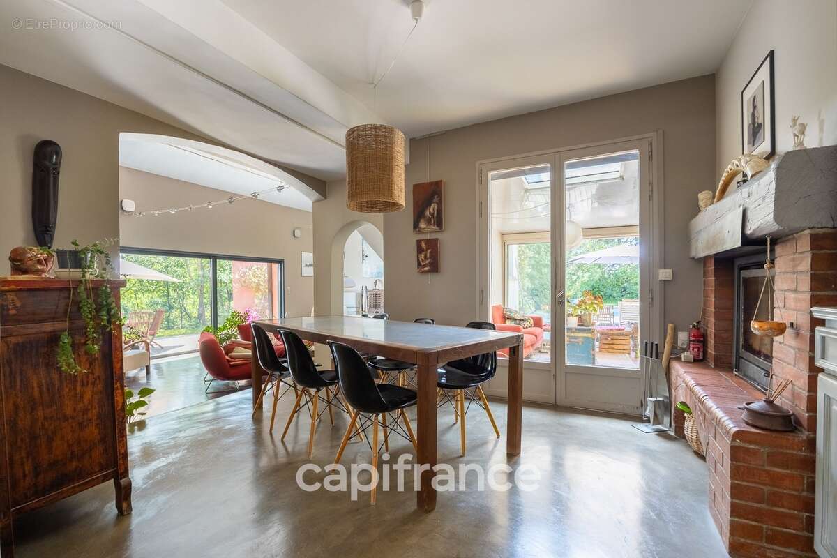 Maison à vendre 7 pièces avec T2 indépendant à Fuveau avec jardin - photo 10