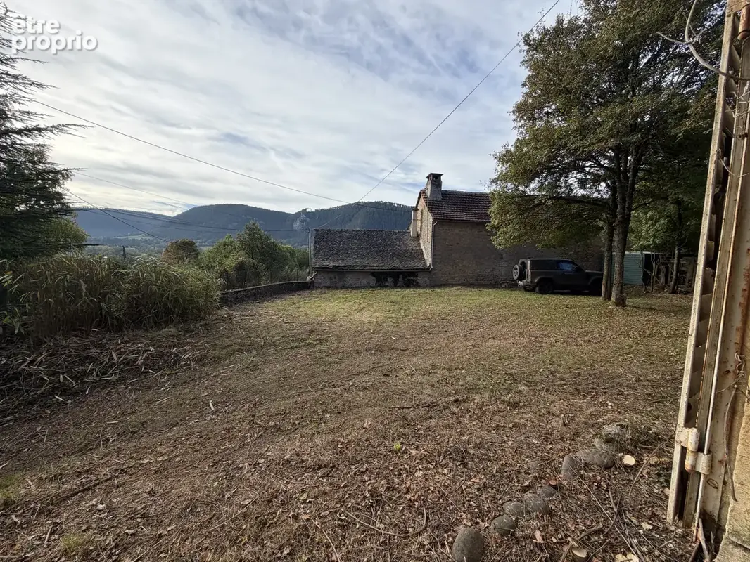 EXCLUSIVITÉ  No168   - CHANAC  -  Ancienne Ecole avec terrain - photo 27