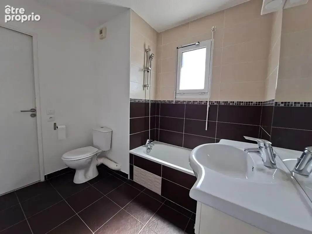 BAYONNE - Bel appartement T2 Lumineux au dernier étage. - photo 6
