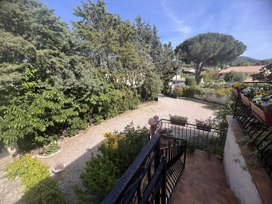 Maison à LE MUY